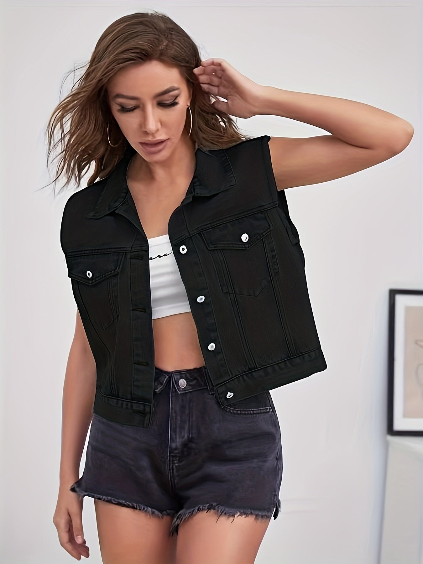 Women denim sleeveless jacket with flap pockets regular fit