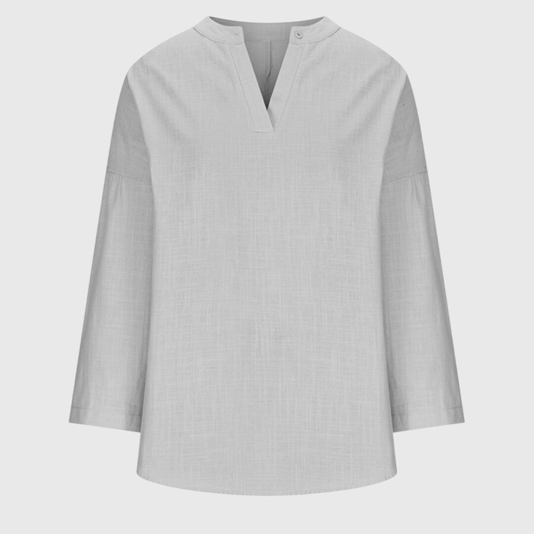 Women's flowy beach shirt with long sleeves and round neckline, relaxed fit
