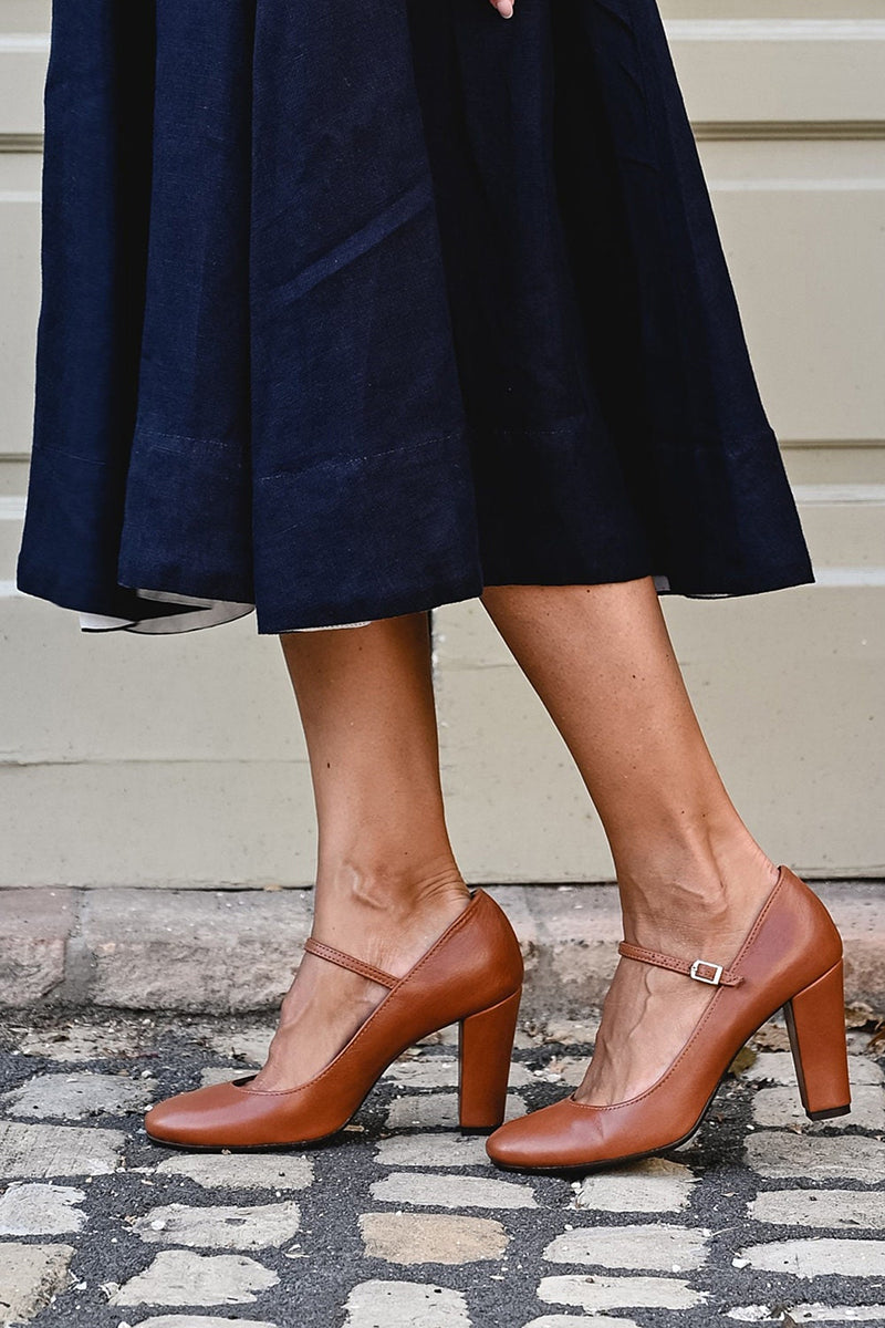 Women wide heel pumps round toe with adjustable buckle strap in brown