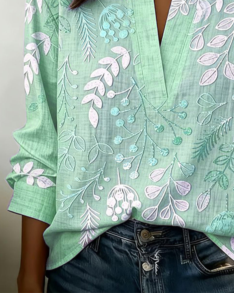 Women's floral blouse with V-neck, lightweight pastel print, spring summer
