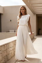 Women's two-piece set with sleeveless top and wide-leg trousers, relaxed fit summer outfit