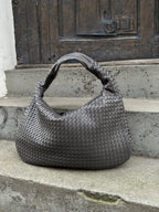Women's spacious tote bag in multiple colours, everyday shoulder carry