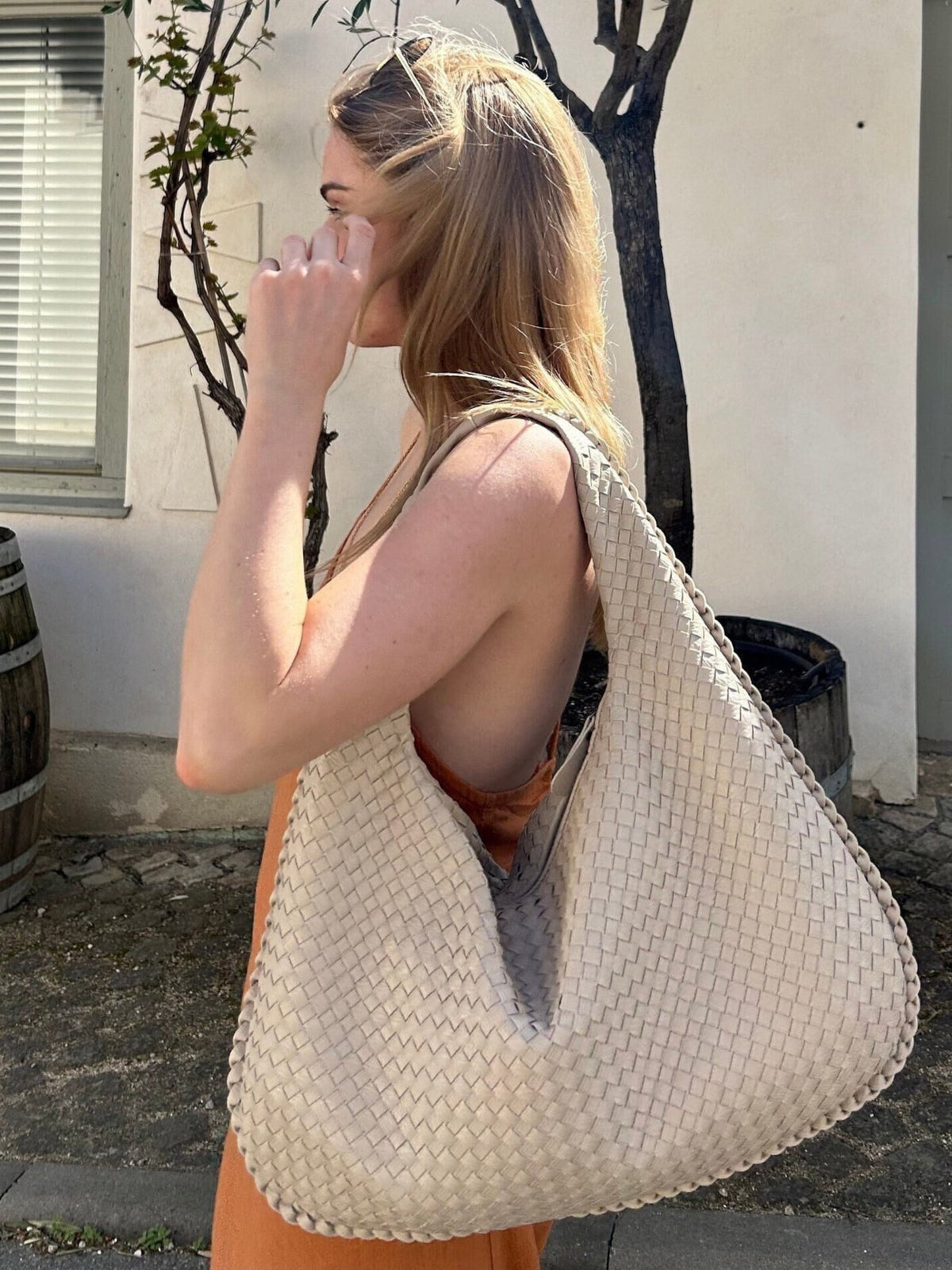 Women's spacious tote bag in multiple colours, everyday shoulder carry