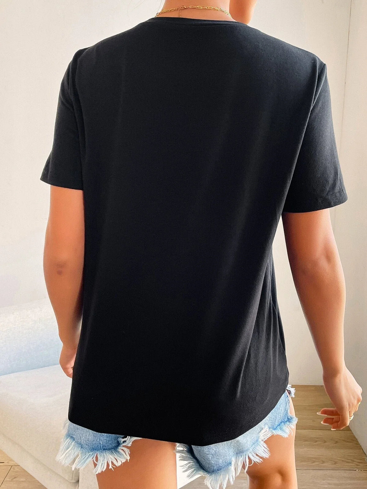 Women heart detail t-shirt minimalist casual crew neck