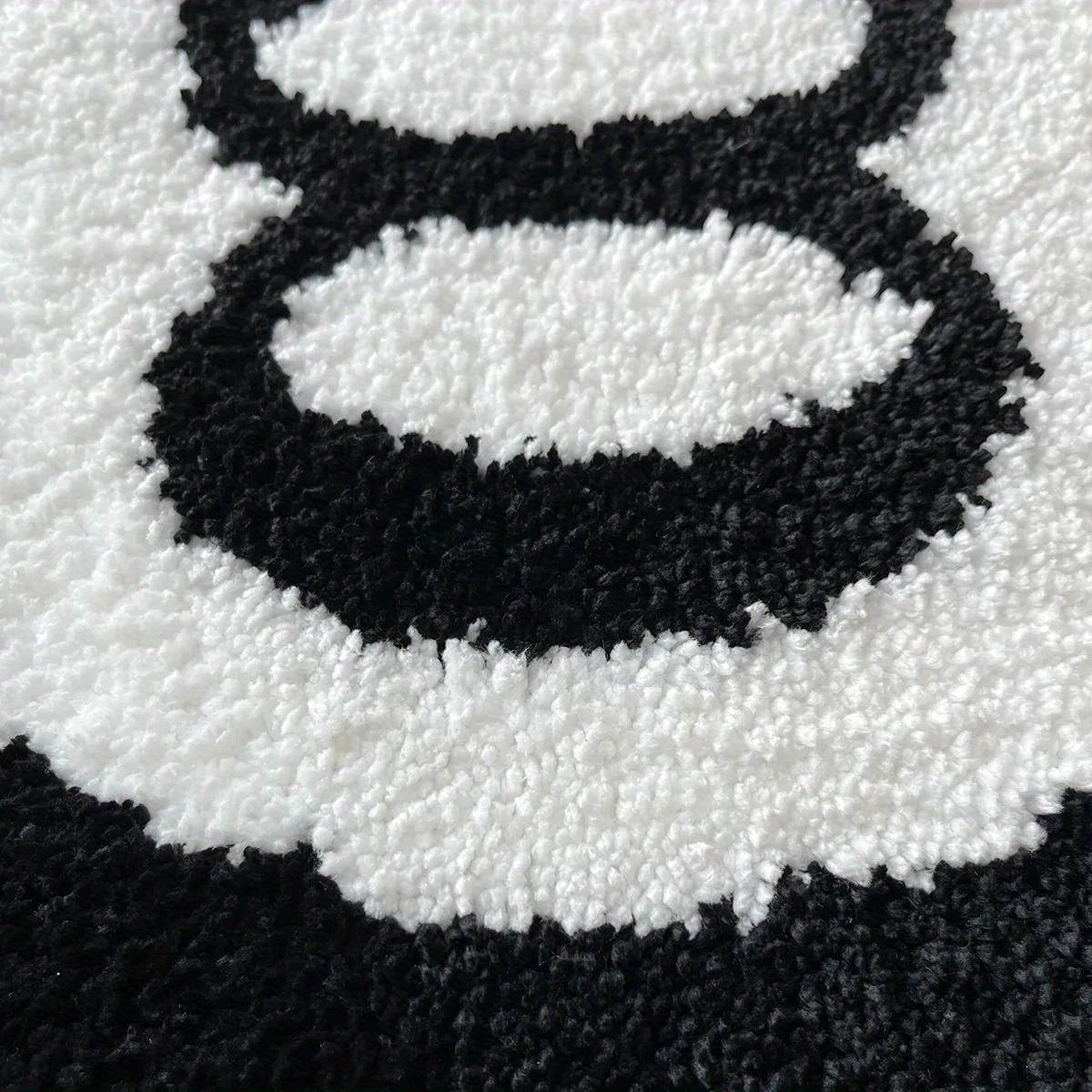 Round black 8-ball tufted rug, non-slip, indoor and outdoor use
