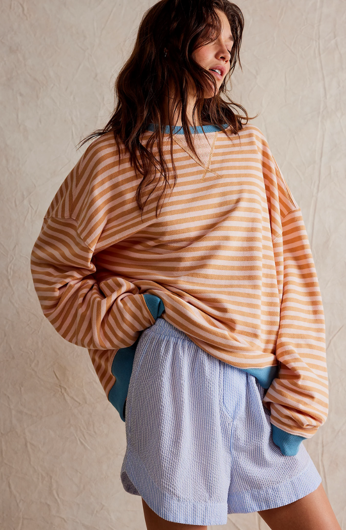 Women oversized striped sweatshirt with dropped shoulders and round neckline