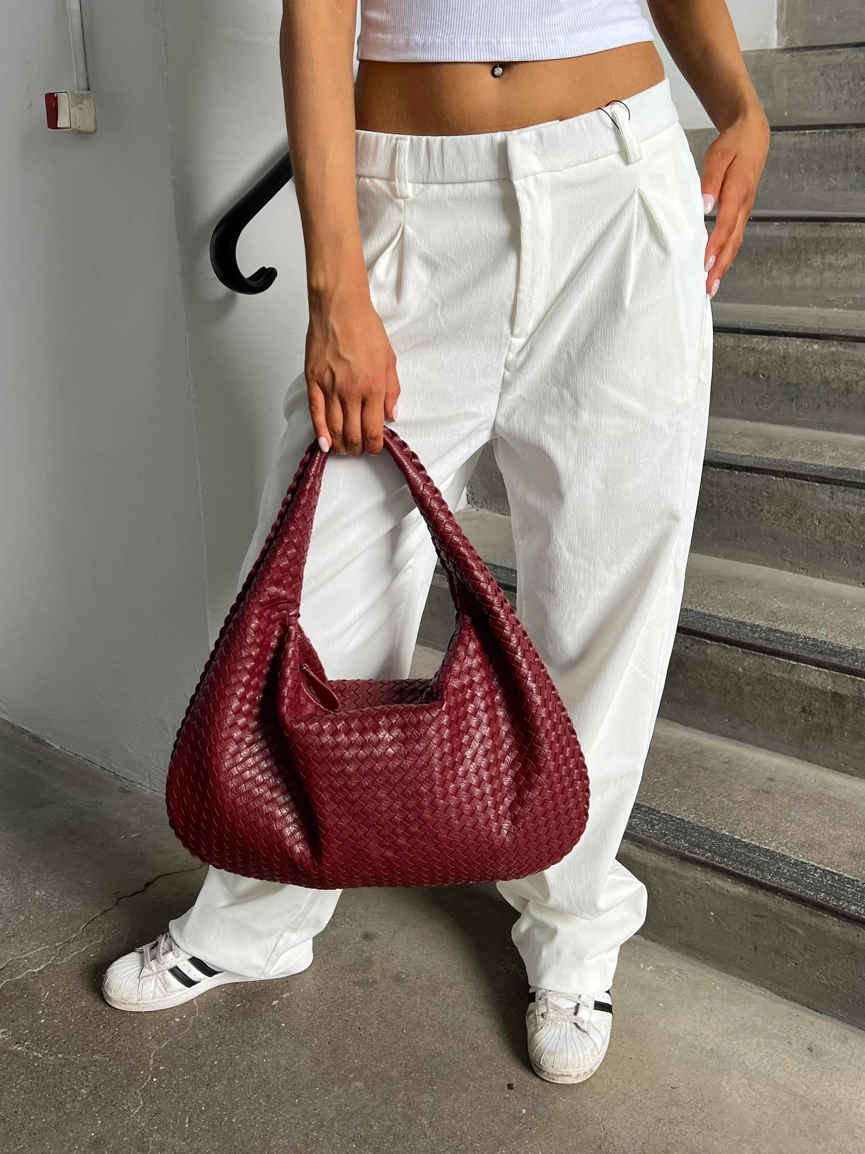 Women's spacious tote bag in multiple colours, everyday shoulder carry