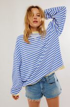 Women oversized striped sweatshirt with dropped shoulders and round neckline