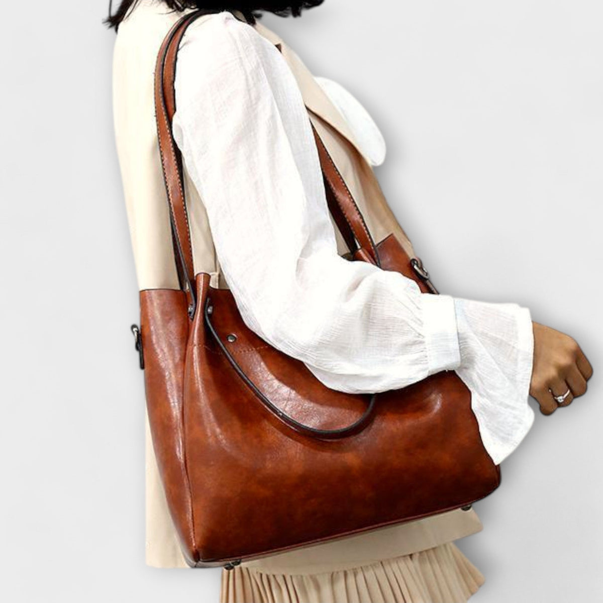 Women 4 piece vintage bag set in brown black red and gray