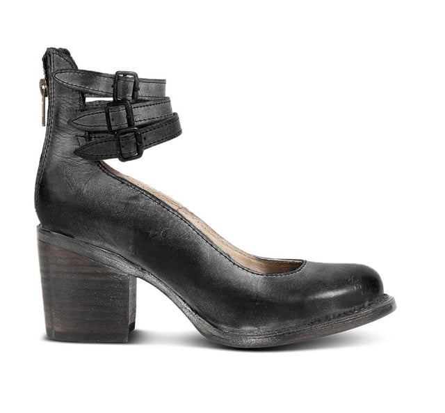 Women vintage heels in black and brown retro style