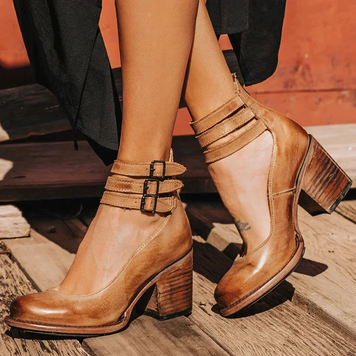 Women vintage heels in black and brown retro style