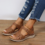 Women's orthopedic sandals with arch support and ergonomic footbed, brown and black