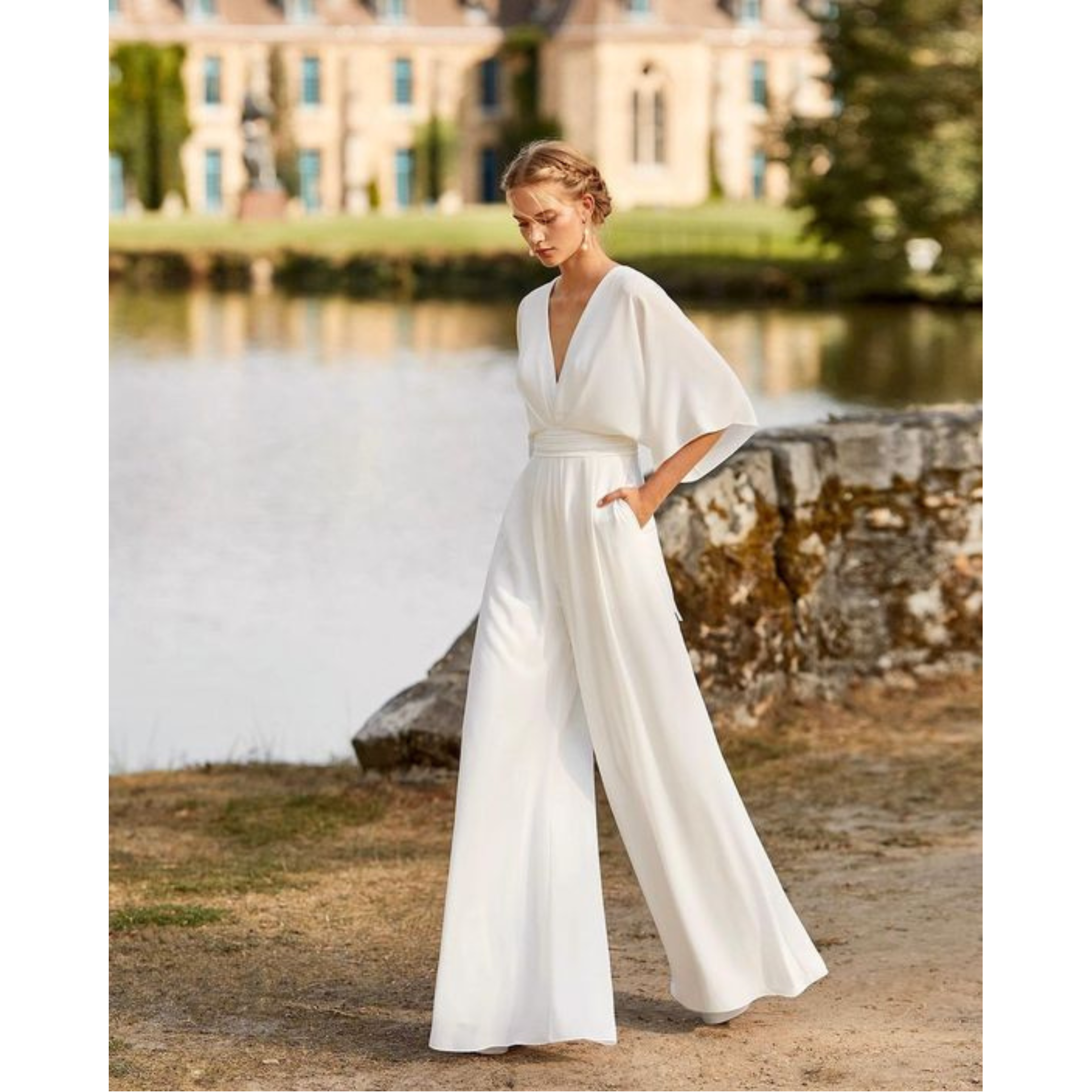 Women's wide leg jumpsuit in fluid lightweight fabric, fitted waist, elegant silhouette