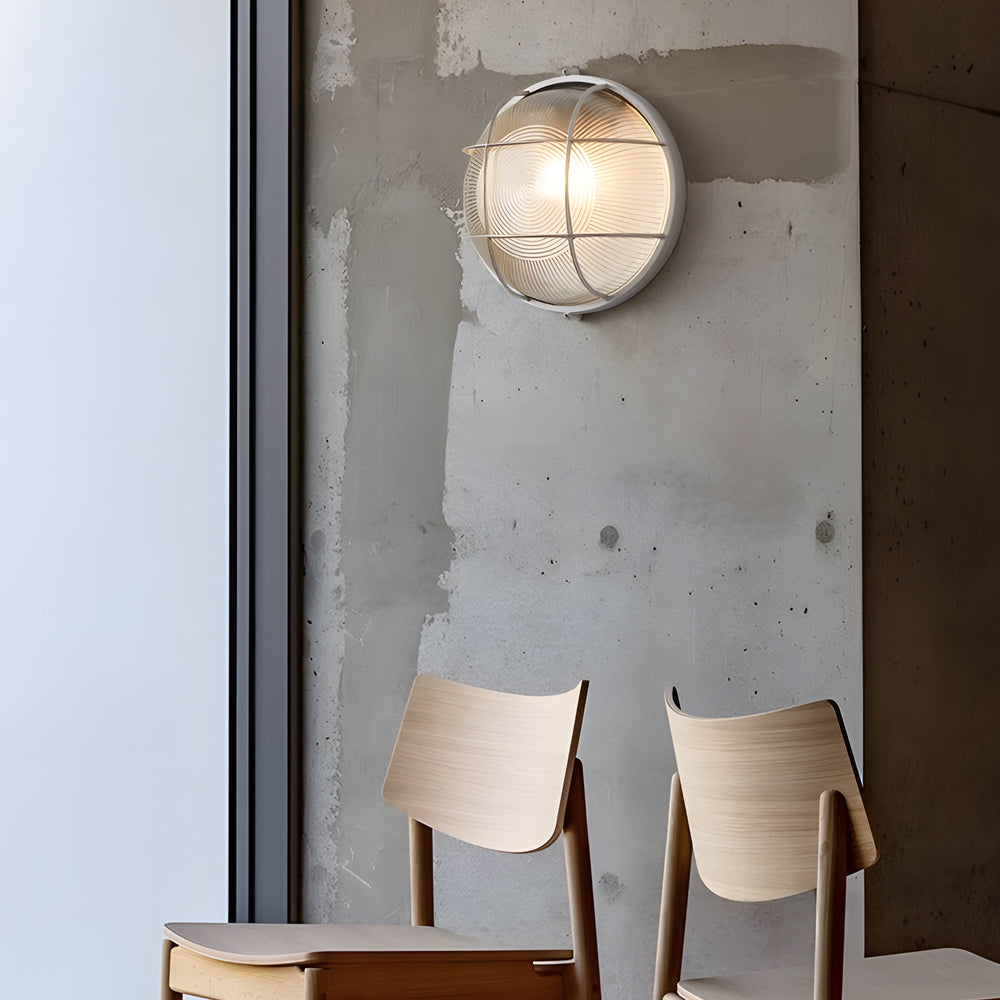 Retro industrial outdoor wall lamp cast aluminum E27, oval and round variants