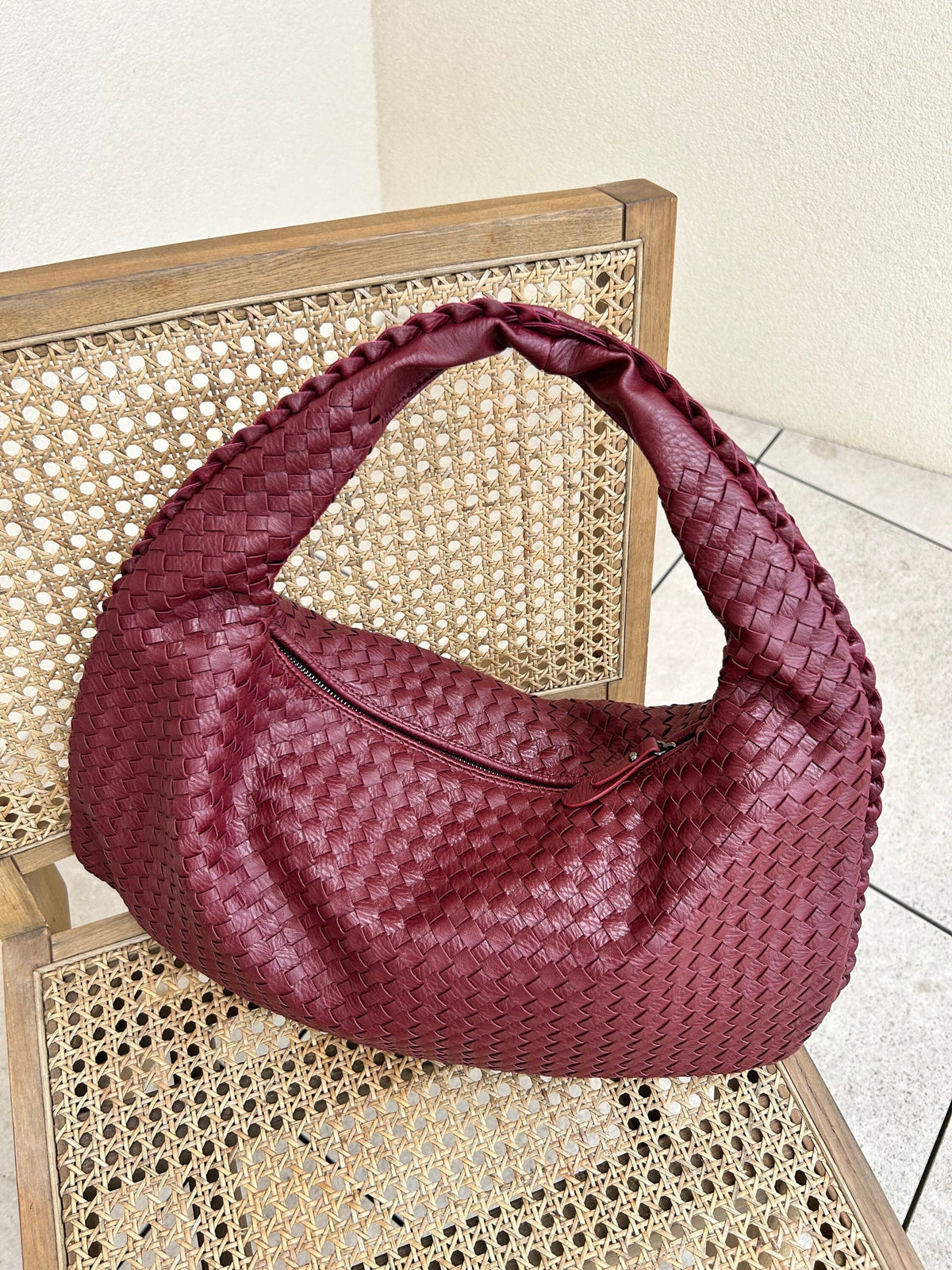 Women's spacious tote bag in multiple colours, everyday shoulder carry