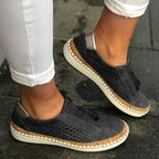 Slip-on shoes narrow fit with arch support and breathable knit upper