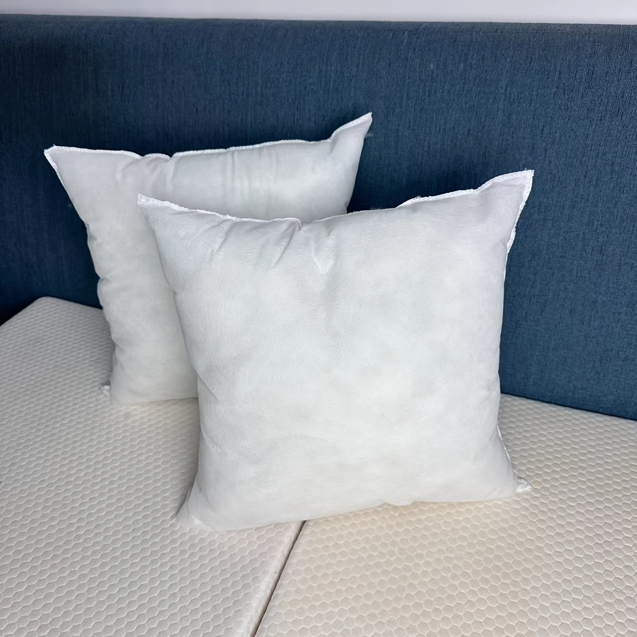 White non-woven pillow inserts 2-pack, high elasticity, for sofa and bed use