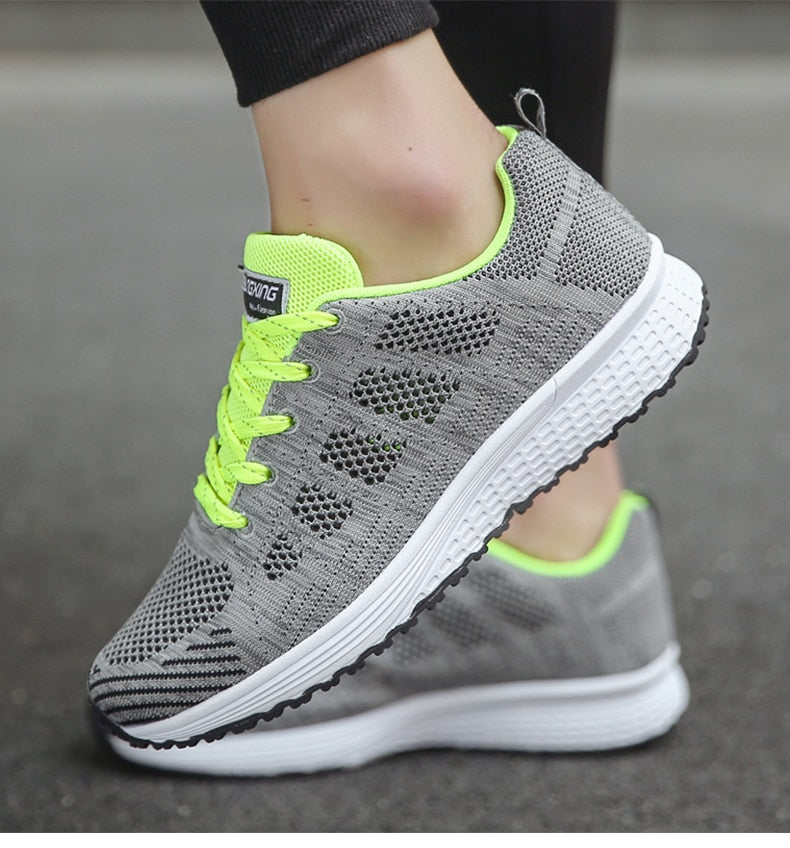 Women's ergonomic sneakers with arch support and breathable upper, wide fit