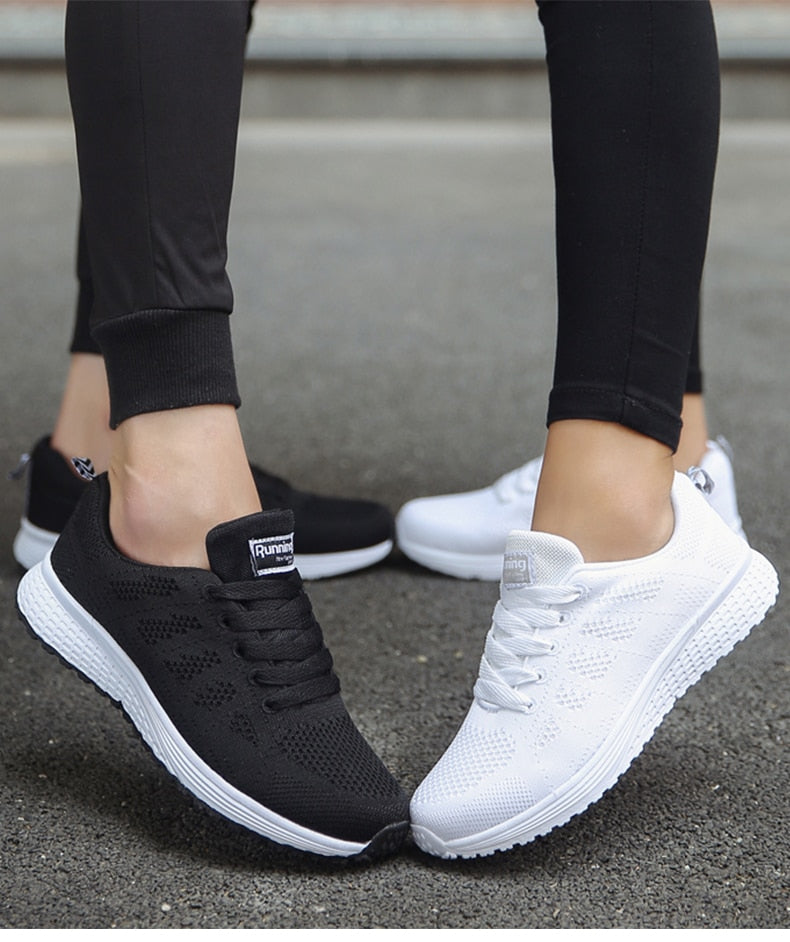 Women's ergonomic sneakers with arch support and breathable upper, wide fit