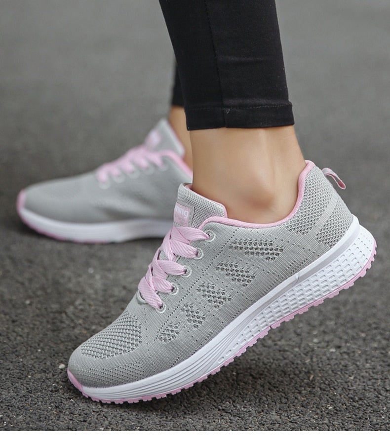 Women's ergonomic sneakers with arch support and breathable upper, wide fit