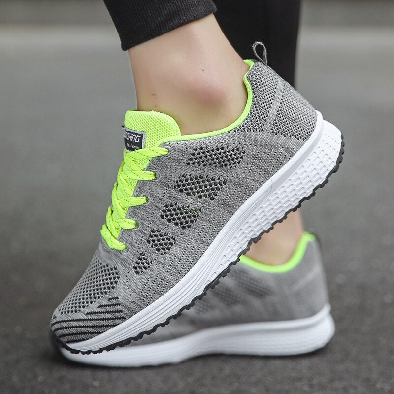 Women's ergonomic sneakers with arch support and breathable upper, wide fit