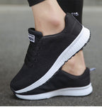 Women's ergonomic sneakers with arch support and breathable upper, wide fit