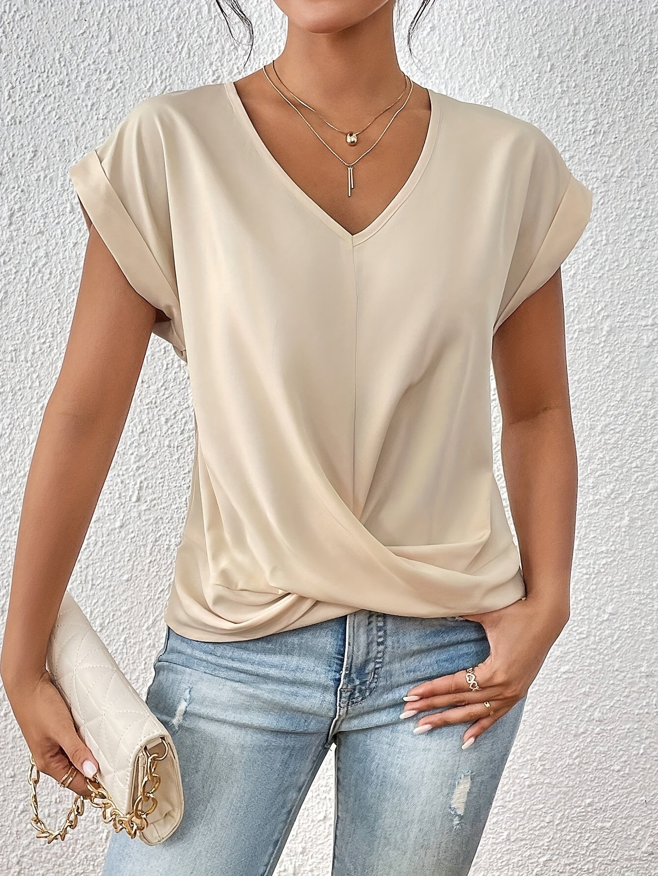 Women's casual t-shirt with sweetheart neckline, short sleeves, relaxed everyday fit