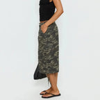 Women's camo cargo shorts longline baggy fit with flap pockets, streetwear style