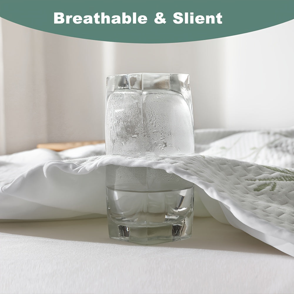 Bamboo mattress protector with cooling 3D air layer and breathable surface