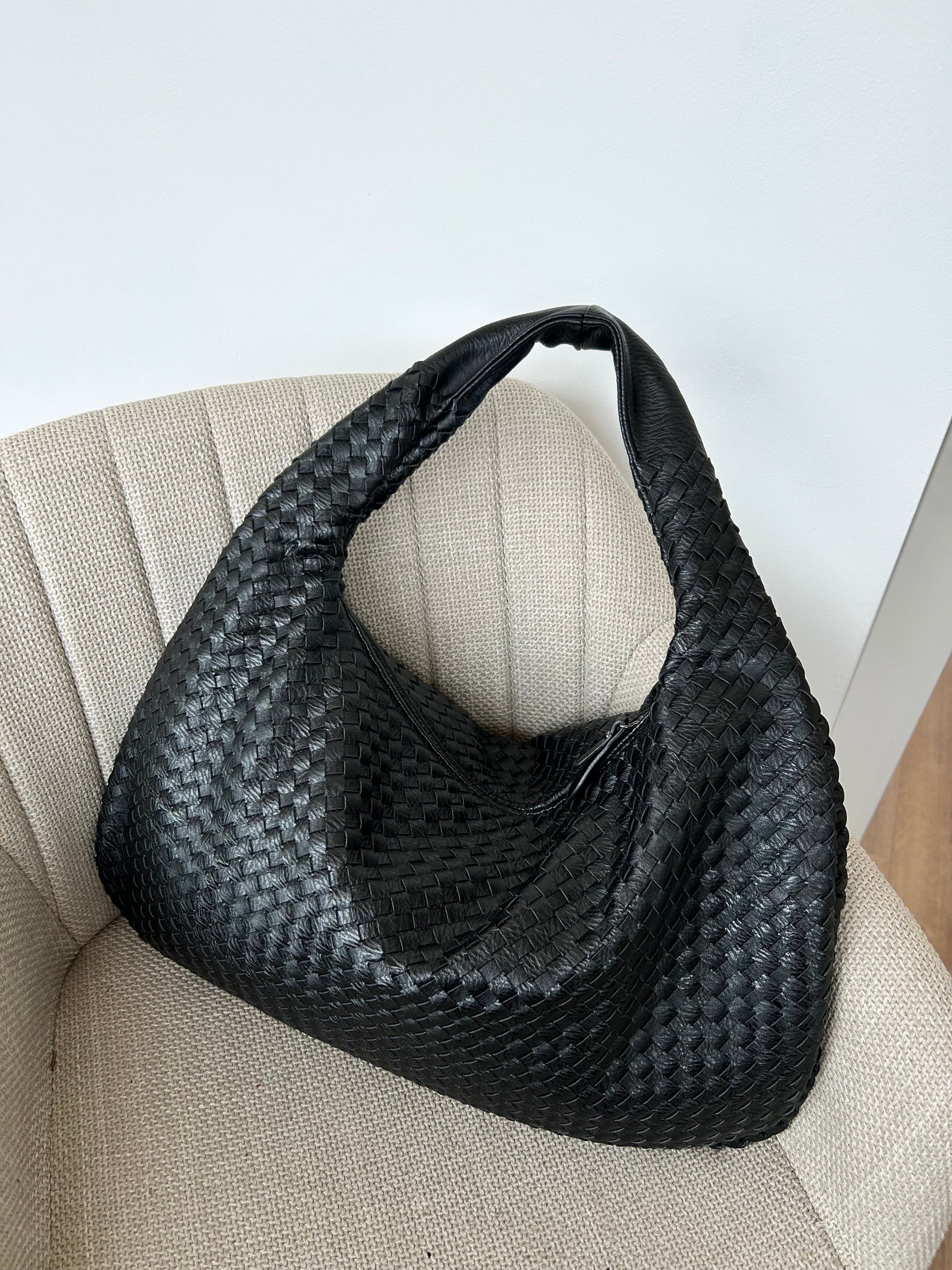 Women's spacious tote bag in multiple colours, everyday shoulder carry