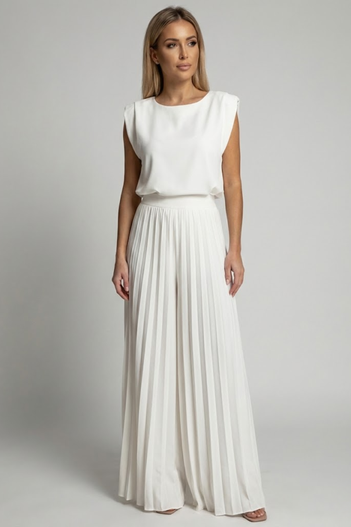 Women's two-piece set with sleeveless top and wide-leg trousers, relaxed fit summer outfit