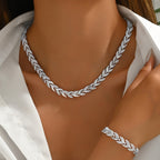Women fishtail necklace with glass rhinestones in rose gold and silver
