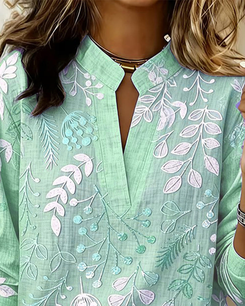 Women's floral blouse with V-neck, lightweight pastel print, spring summer