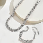 Women fishtail necklace with glass rhinestones in rose gold and silver