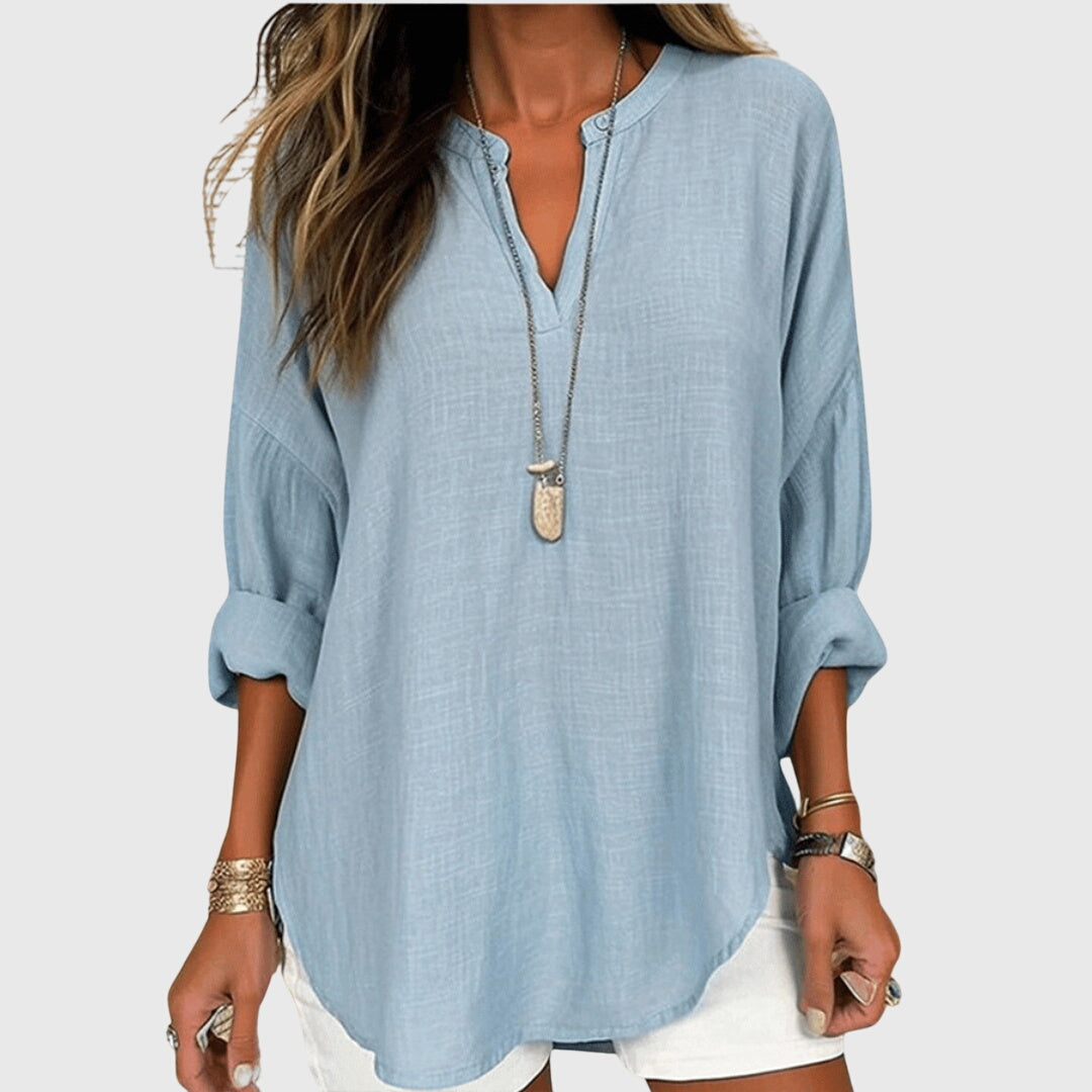 Women's flowy beach shirt with long sleeves and round neckline, relaxed fit