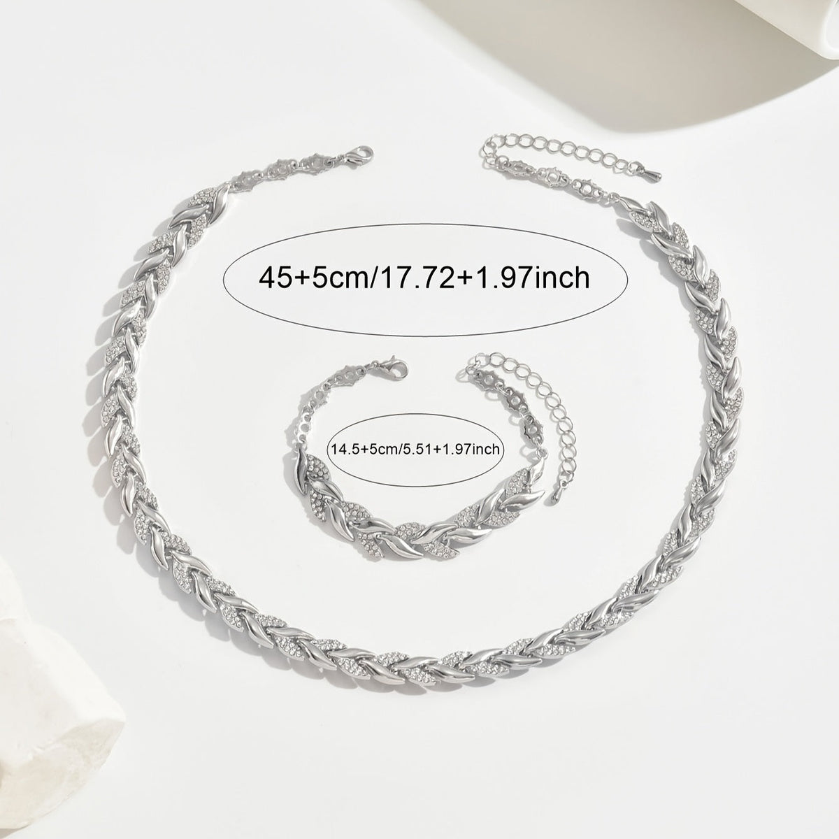 Women fishtail necklace with glass rhinestones in rose gold and silver