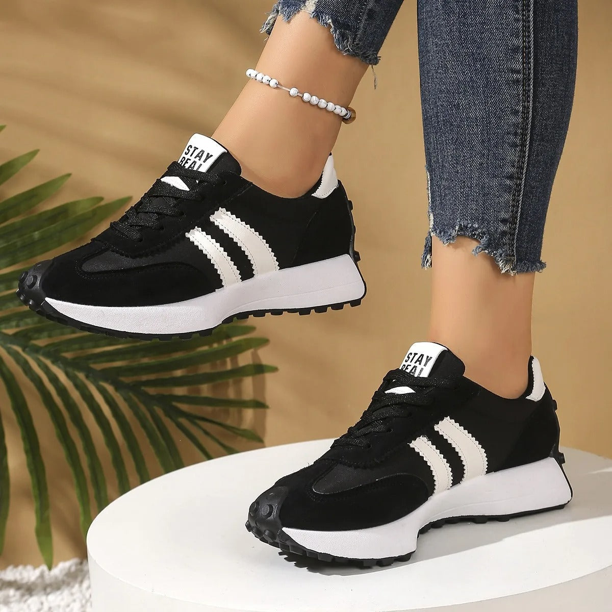 Women retro platform chunky sneakers lace up with contrast stripe detail