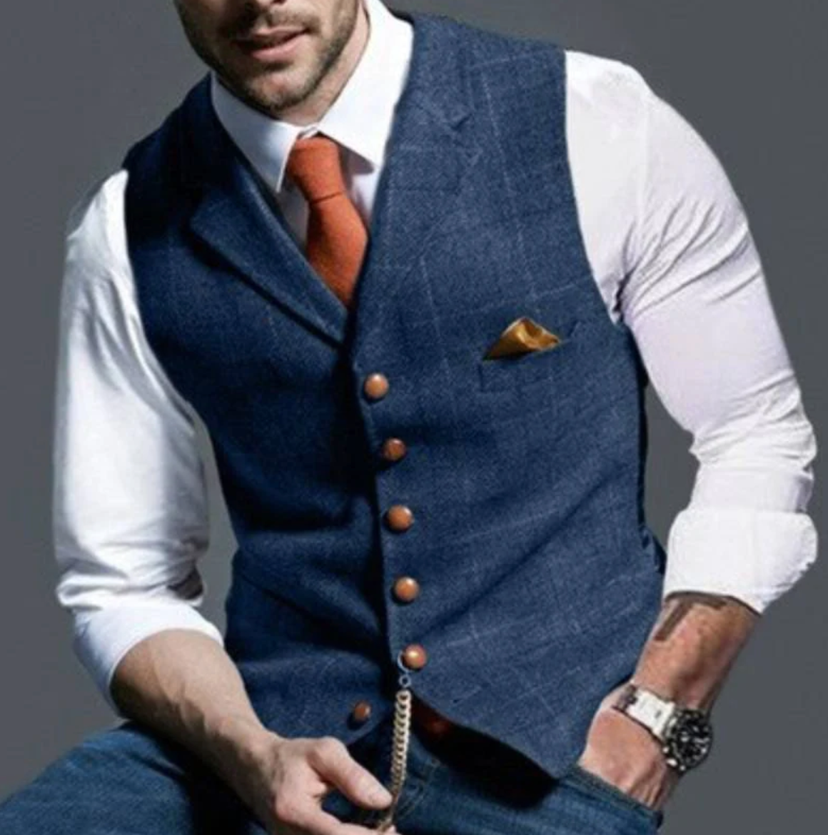 Men's vintage vest with button front and adjustable back strap, regular fit