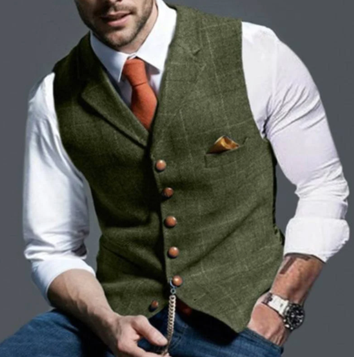 Men's vintage vest with button front and adjustable back strap, regular fit