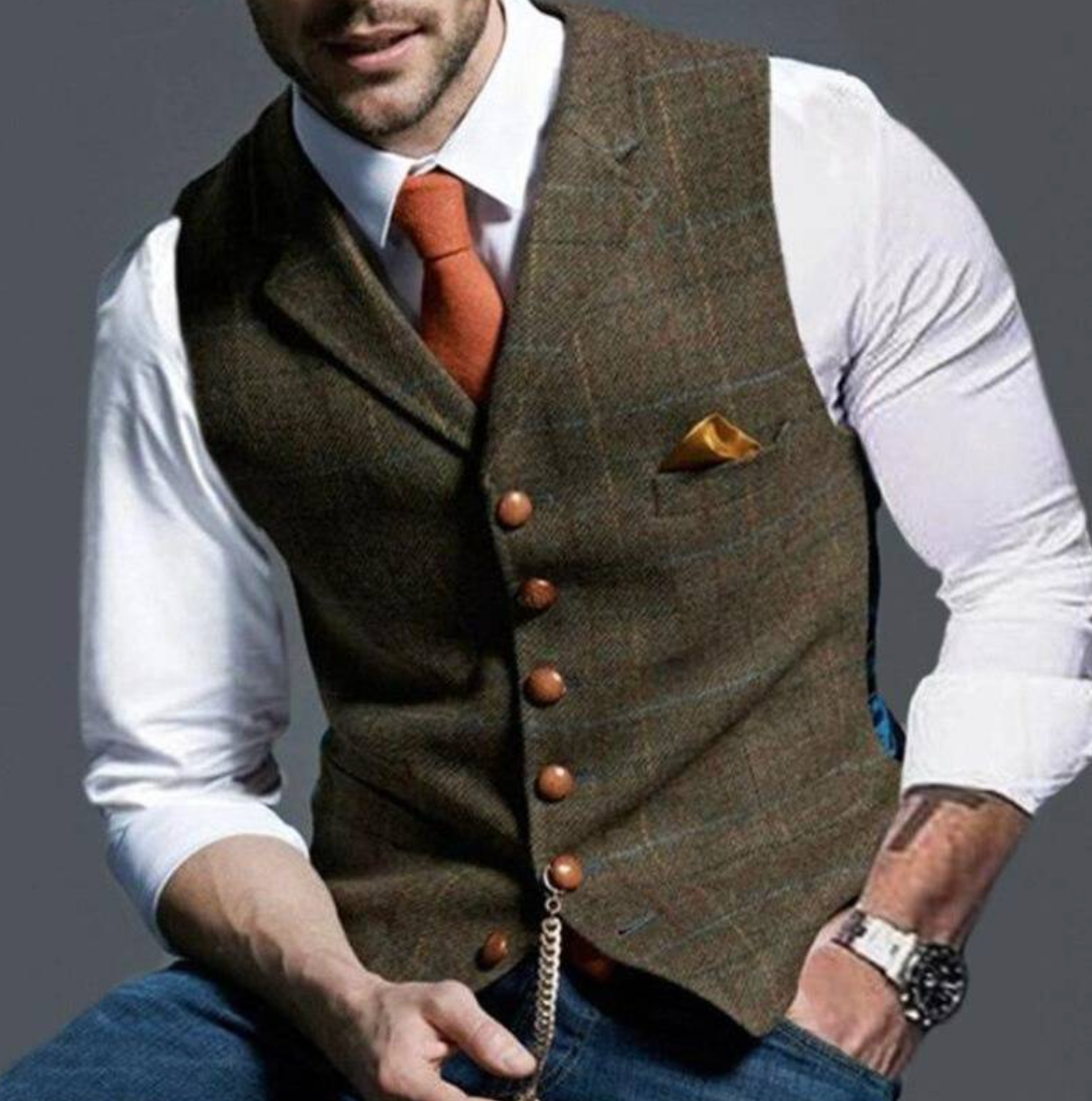 Men's vintage vest with button front and adjustable back strap, regular fit