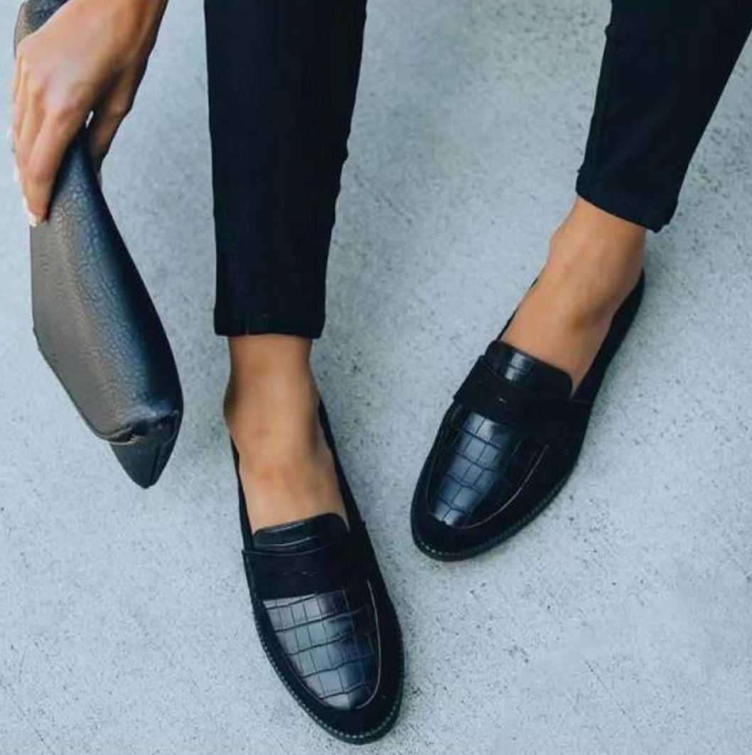 Women's black flat loafers slip-on, casual versatile style