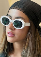 Women oval vintage UV400 sunglasses in black tortoise and cream