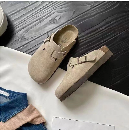 Women's clogs with adjustable buckle strap, casual comfort slip-on style