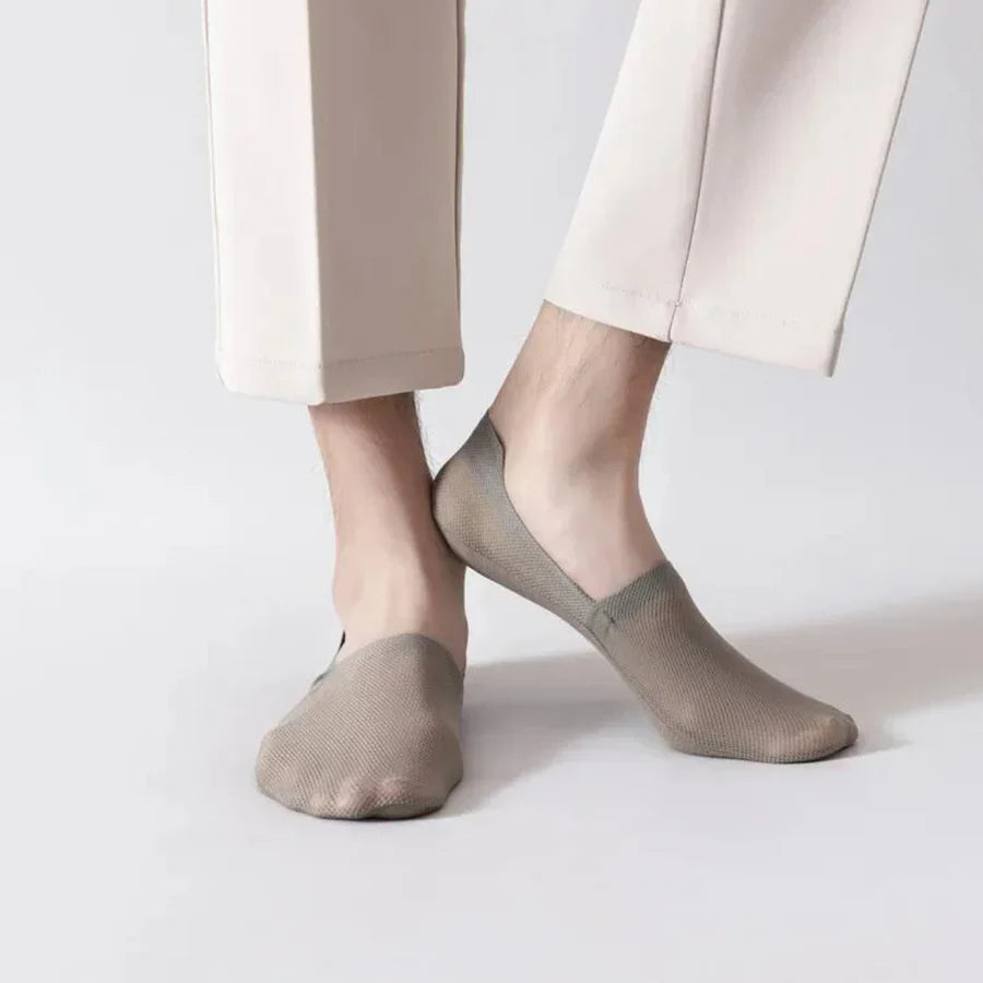 Invisible breathable anti-slip low cut socks, no-show design with cotton sole