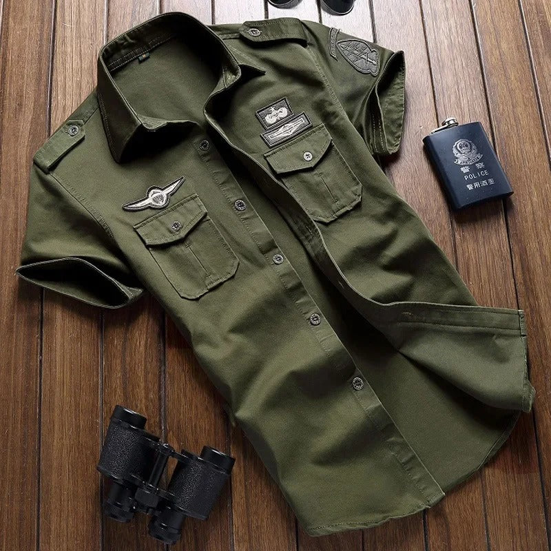 Men short sleeve button up cargo shirt with chest pockets in khaki