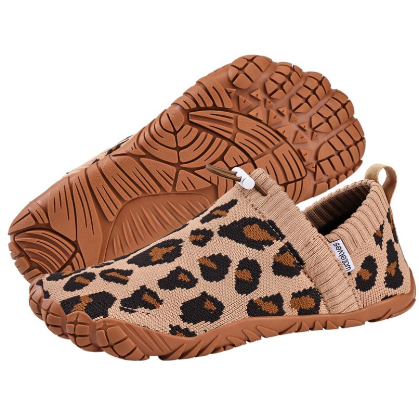 Slip-on sneakers with elastic and breathable upper in multiple colors