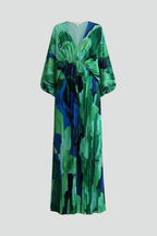 Women's long green dress with V-neckline, pleated finish and side slit