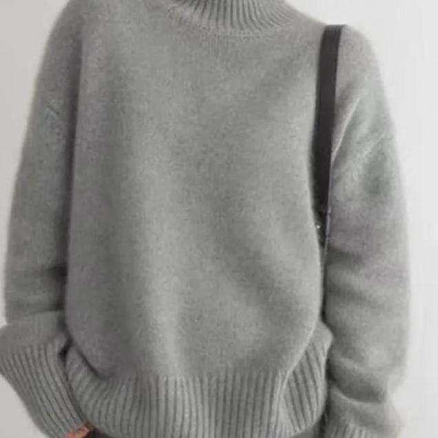 Women's cashmere turtleneck sweater oversized fit, soft warm knit pullover