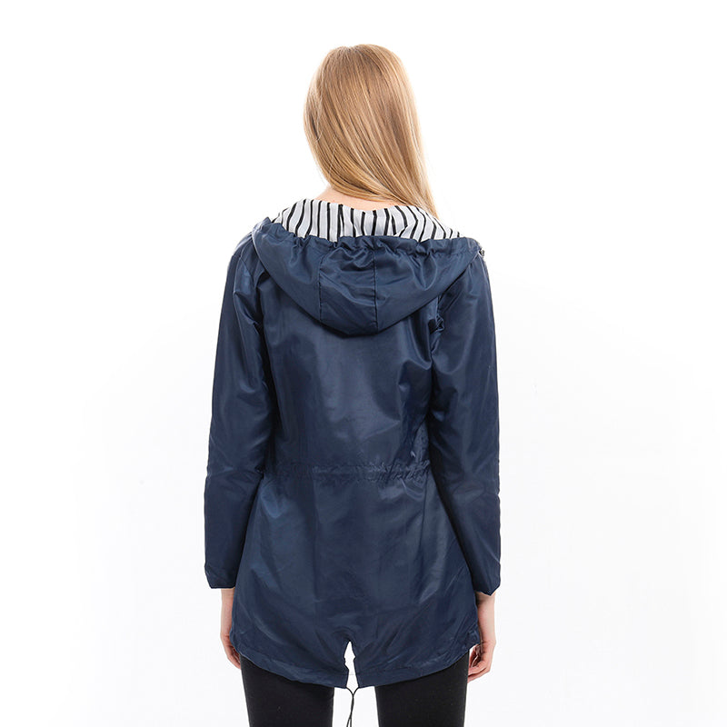 Women's raincoat windproof waterproof with adjustable hood and zip closure