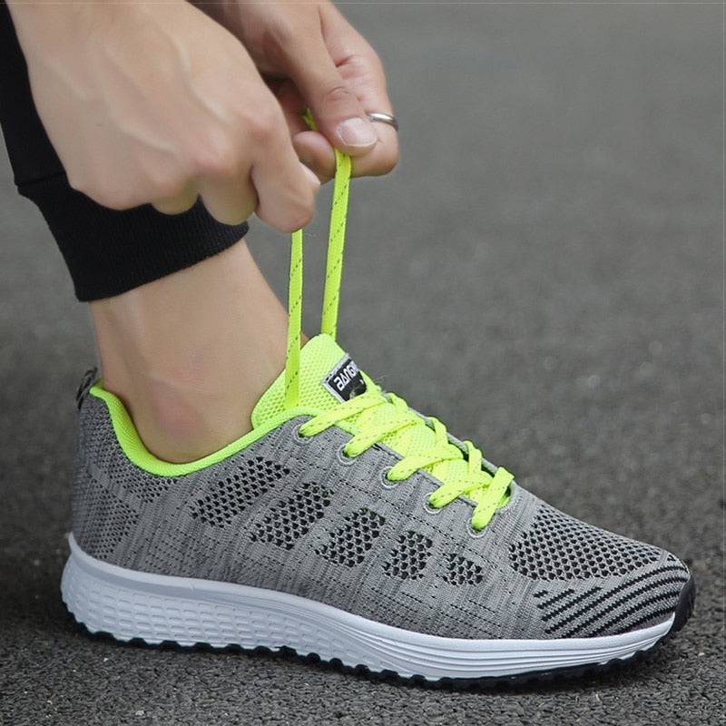 Women's ergonomic sneakers with arch support and breathable upper, wide fit